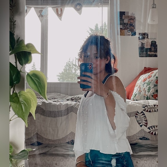 White Flowy Longsleeve Top - Picture 9 of 9